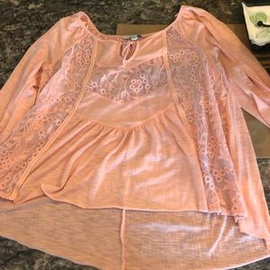 American eagle peach top